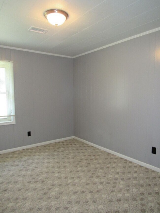 Building Photo - Nice brick home in Molino.