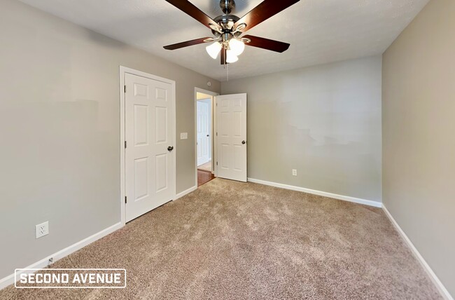 Building Photo - 1720 Wedgewood Dr