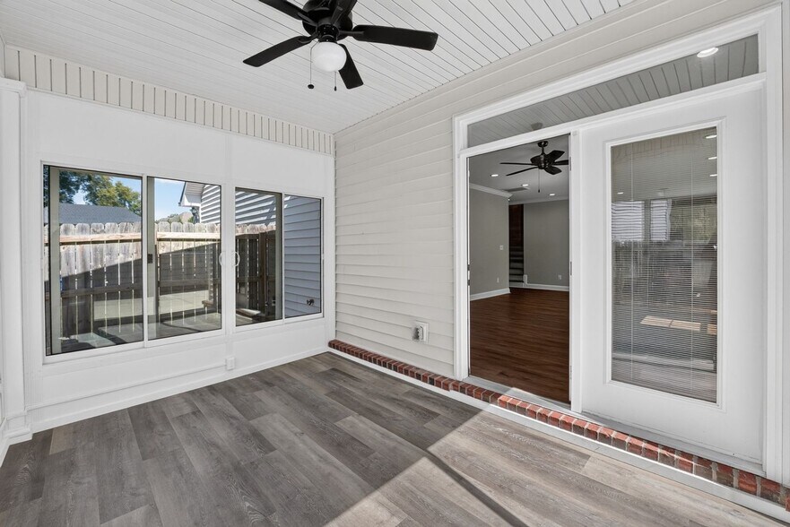 Building Photo - 9809 Foot Path Ln