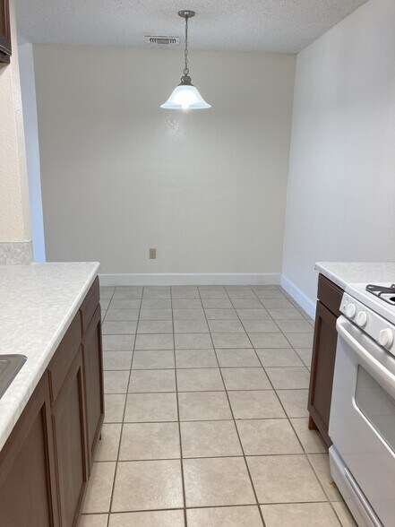 Building Photo - 7806-B Chimayo Cv.,