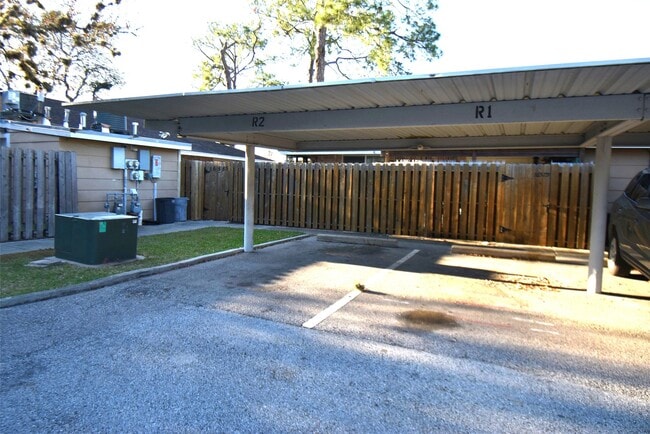 Building Photo - 16587 El Camino Real