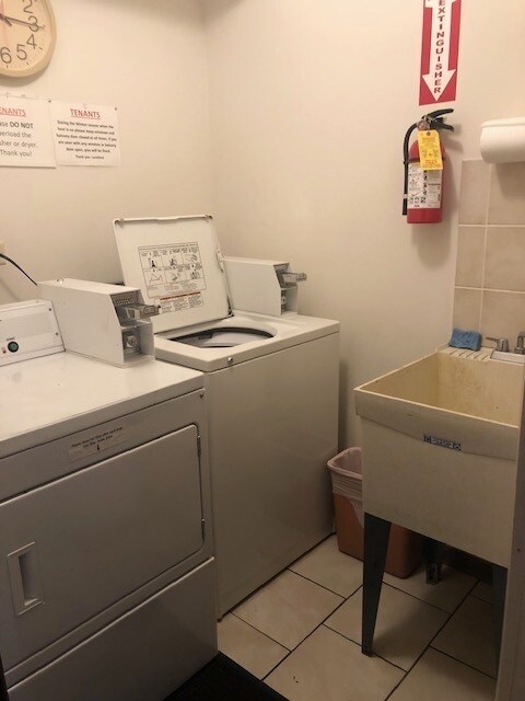 Building Photo - 9429 S Kenton Ave