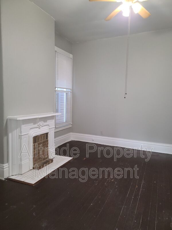 Building Photo - 1312 S Floyd St