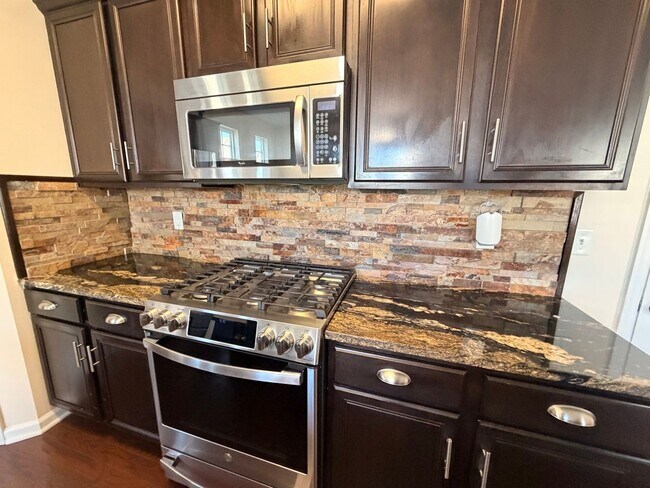 Building Photo - 42 Kilverstone Way