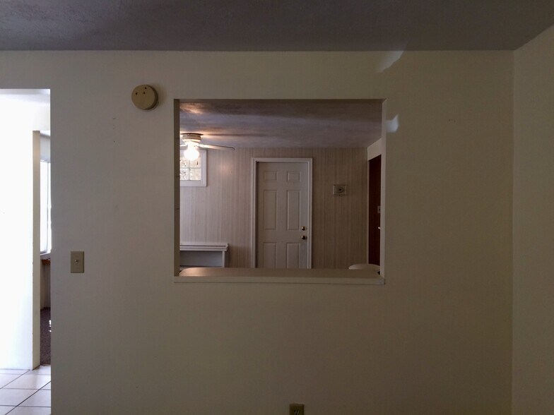 Building Photo - 12 Griffin Rd