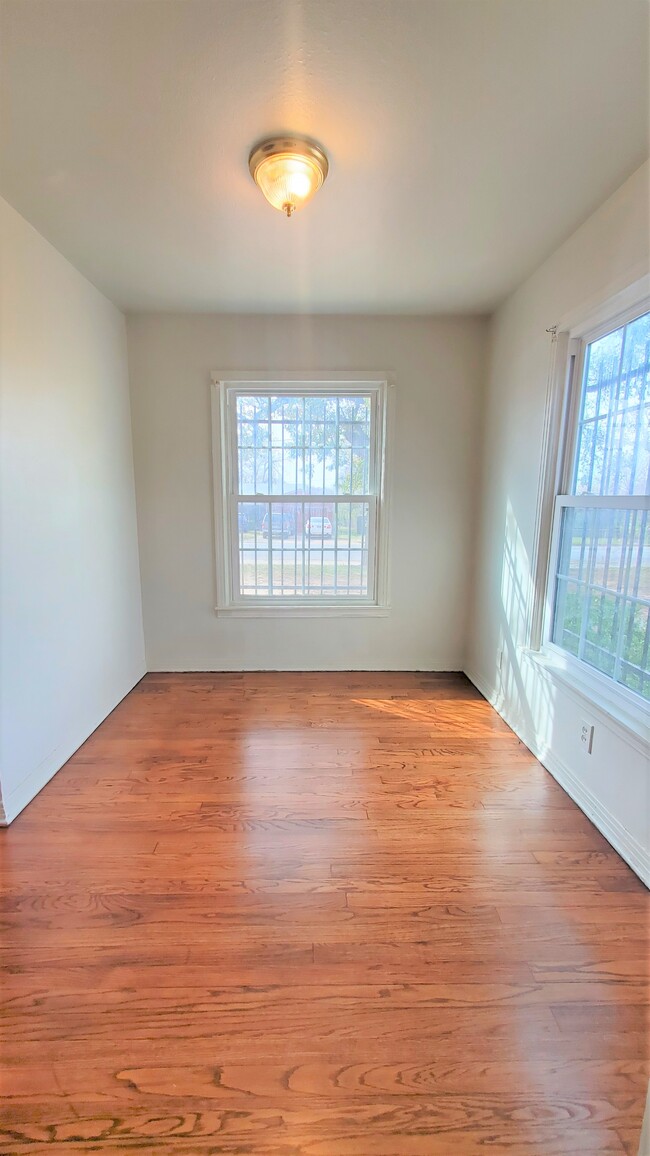Dining Room veiw 2 - 4813 Old Mansfield Rd