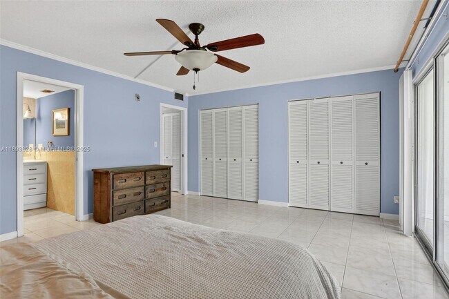 Building Photo - 2405 Antigua Cir