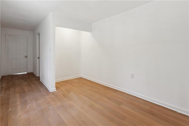 Building Photo - 1512 Flat Shoals Rd
