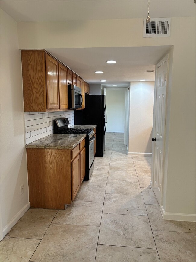 Building Photo - 4322 Woodmont Dr