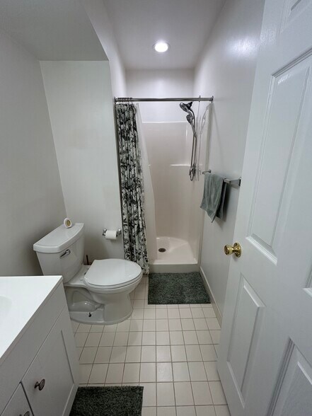 Building Photo - 4003 Eastview Ln