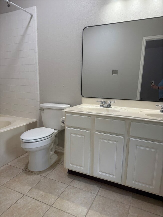 Building Photo - 18407 Maple Mill Dr
