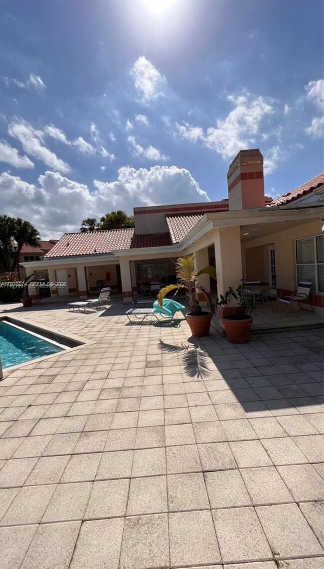 Building Photo - 3350 Pinewalk Dr N