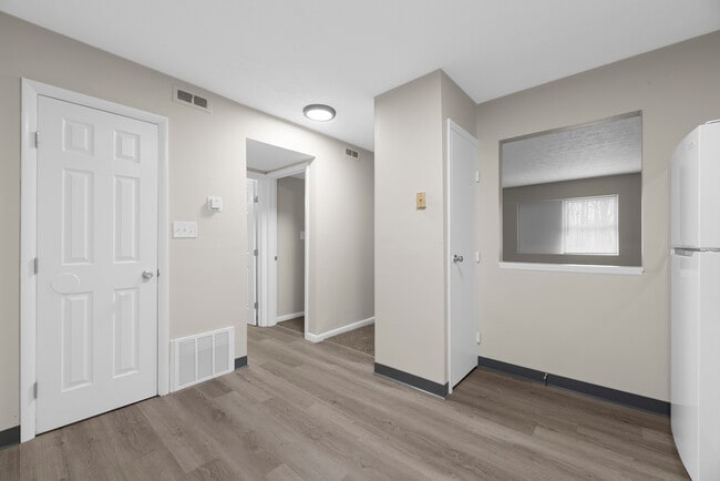 Building Photo - Cedar Court Apartments