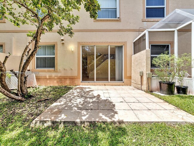 Building Photo - 858 NW 170th Terrace