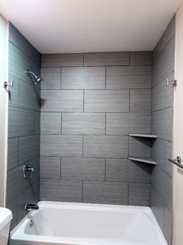 Building Photo - 2741 Jones Ave