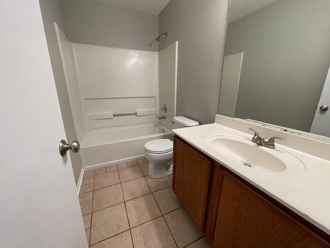 Building Photo - 3915 Granite Ct