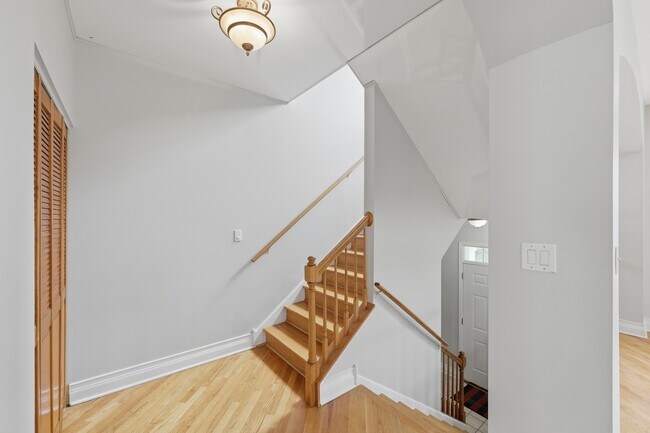 Building Photo - 1270 Georgetown Way