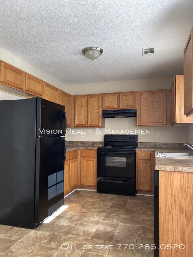 Building Photo - 124 Pin Oak Trail
