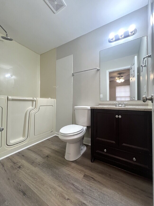 Building Photo - 3409 Dailey Rd