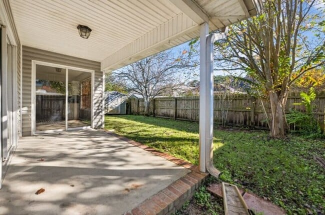 Building Photo - 1602 Trent St