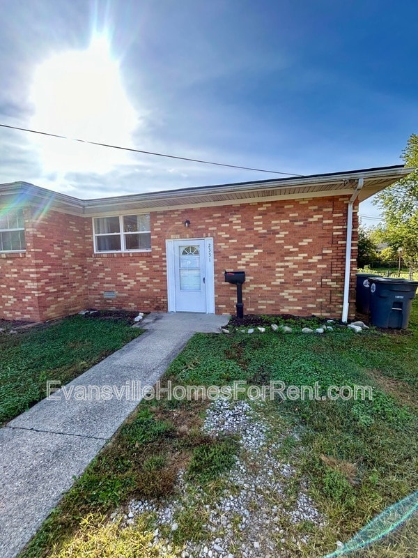 Building Photo - 2333-2333 Vogel Rd
