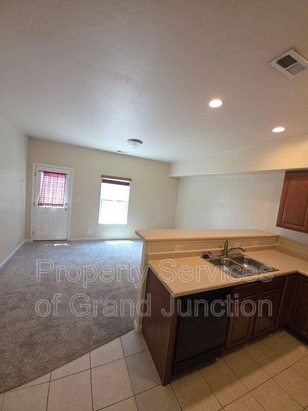 Building Photo - 2481 Thunder Mountain Drive