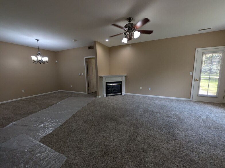 Building Photo - 24107 Chesapeake Cir