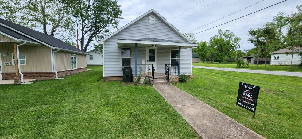 Building Photo - 732 S Griffith Ave