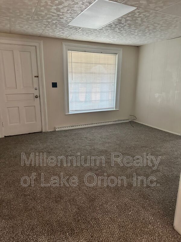 Building Photo - 709 W Dryden Rd