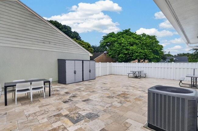Building Photo - 1271 SW 85th Terrace