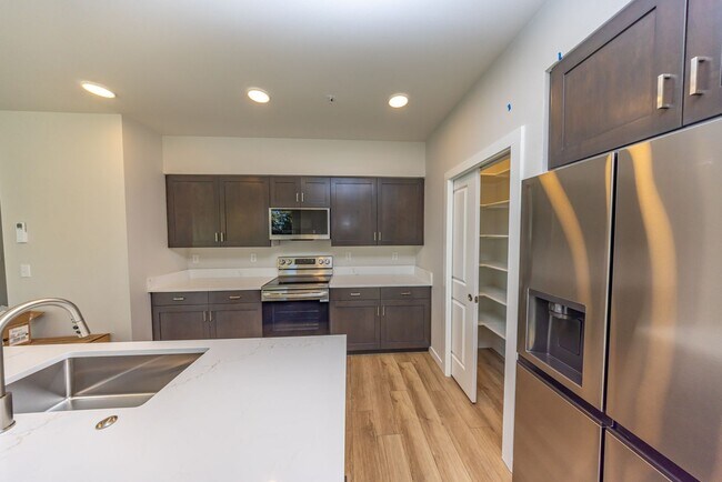 Building Photo - Brand New! - 2 Bedroom Apartment in Vancou...