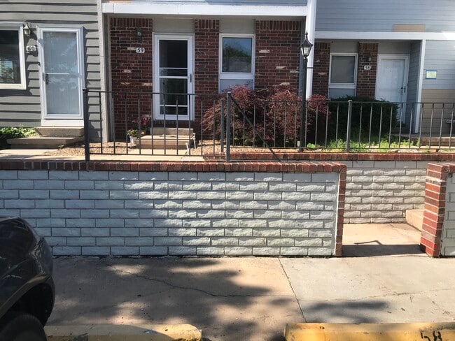 Building Photo - 101 S Rock Rd