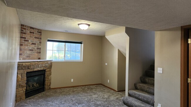 Building Photo - 7910 Redick Ave