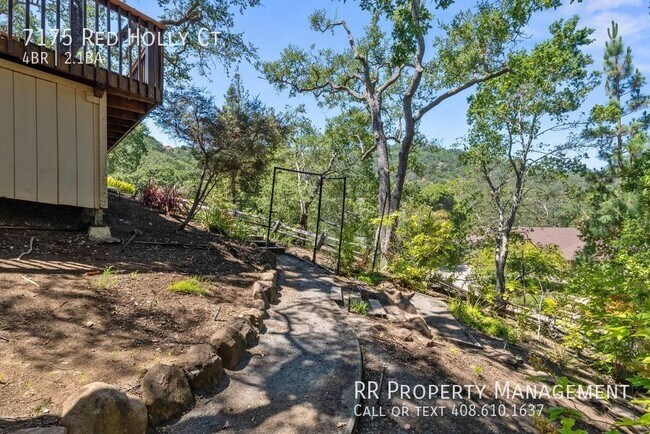 Building Photo - 7175 Red Holly Ct