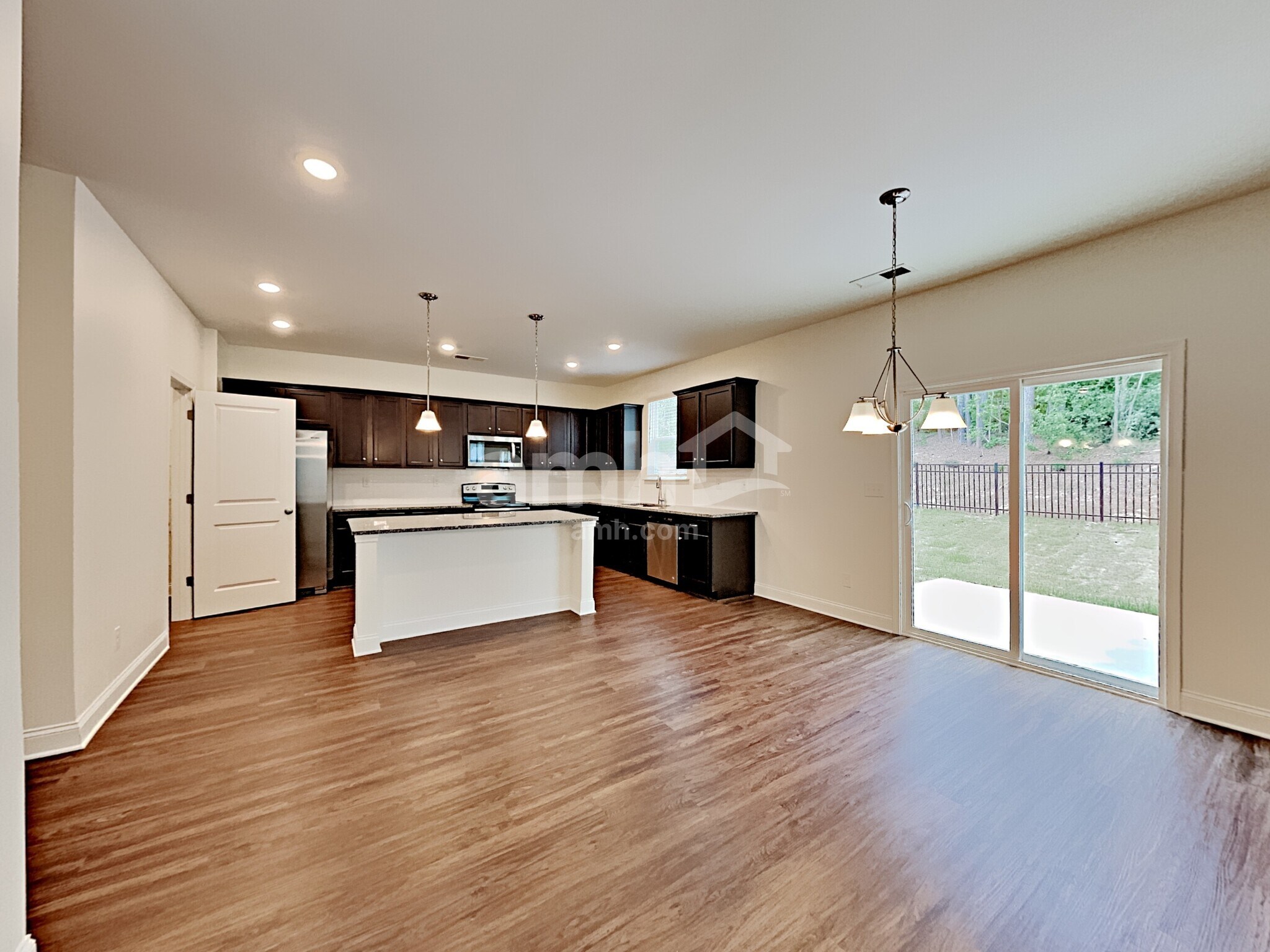 Building Photo - 1920 Brook Enclave Trail