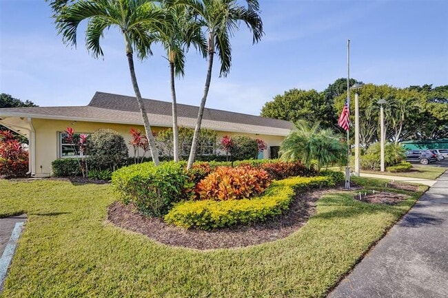 Building Photo - 5121 Lakefront Blvd