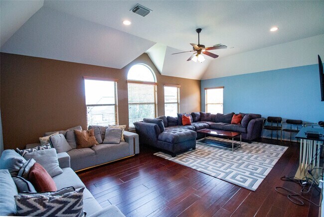Building Photo - 19509 N Comal River Dr