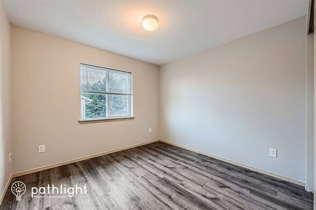 Building Photo - 7122 277th Place Northwest