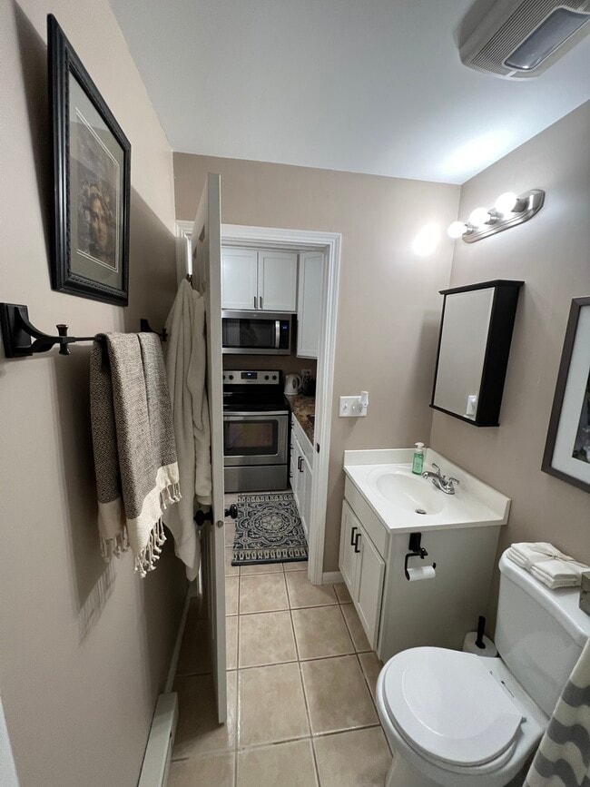 Building Photo - 32 Montego Colony