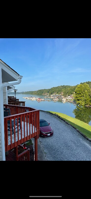 Building Photo - 516 Lakeside Dock Dr