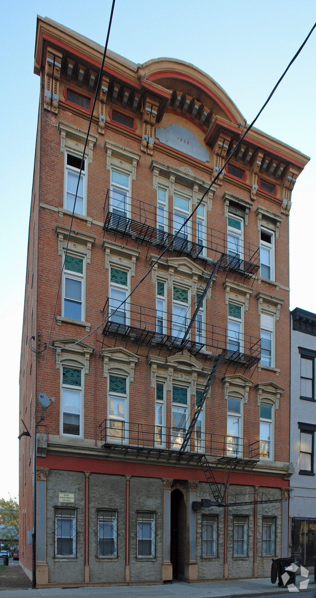 Building Photo - 1810 Elm St