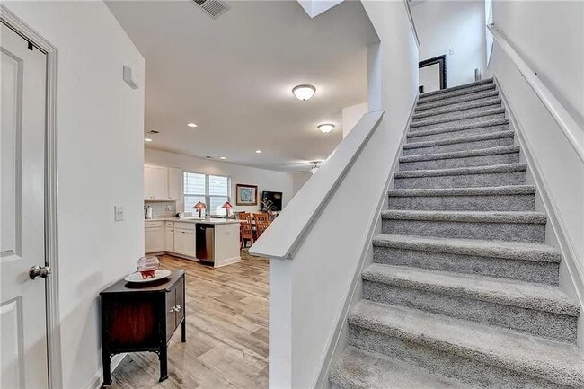 Building Photo - 27 Wesley Way