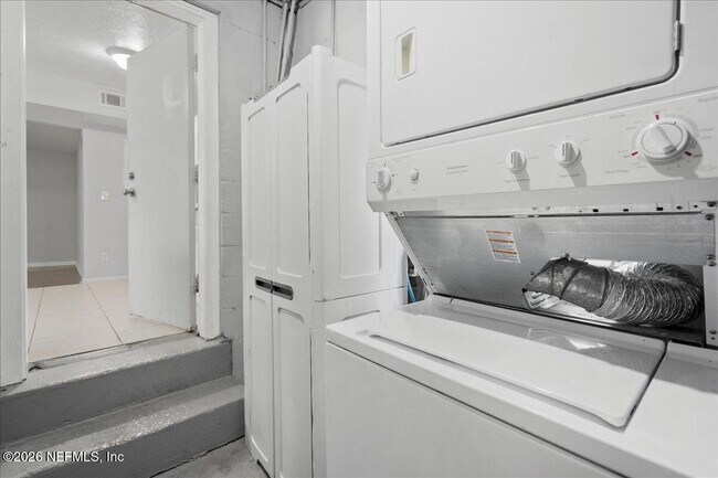 Building Photo - 6601 Cleveland Rd