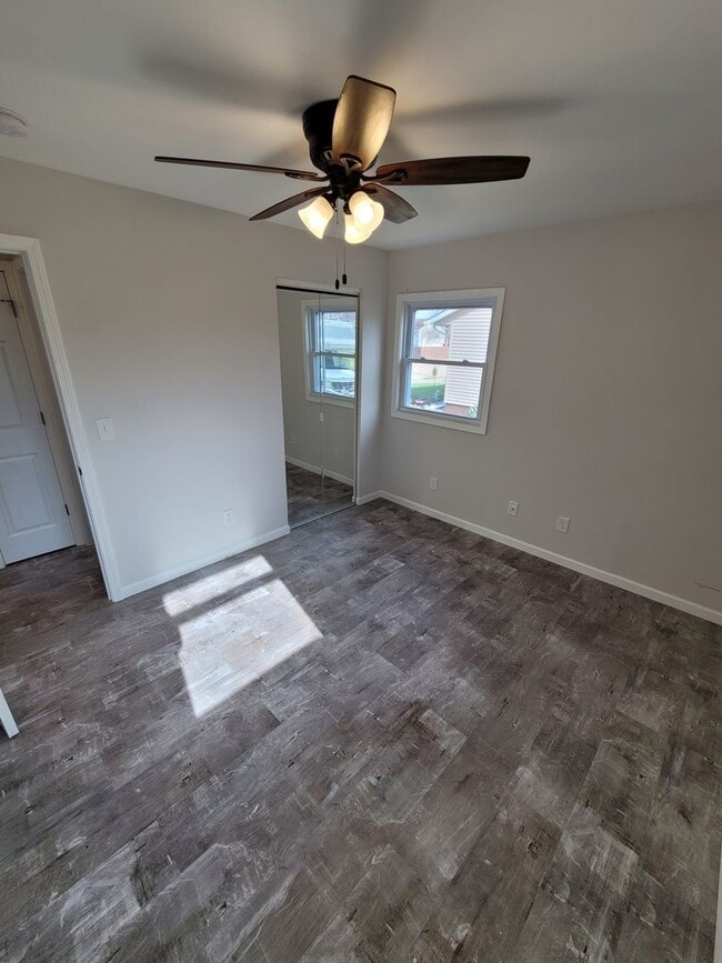 Building Photo - 3 Bedroom, 2 Bath Single Family Home in Camanche, IA