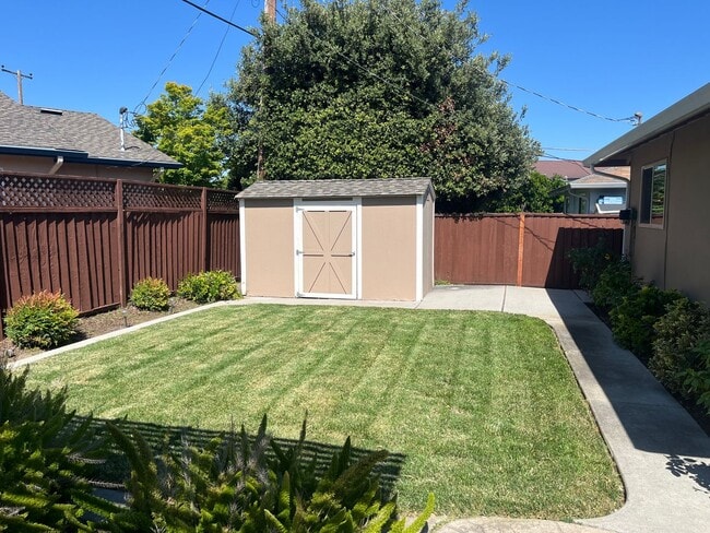 Building Photo - Charming Santa Clara Home with Backyard Perfect for Summer Nights!