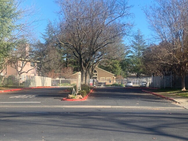 Building Photo - COMING SOON...TRINITY RIVER CONDO - 2 BR/2BA
