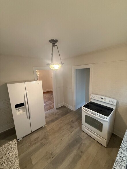 Building Photo - 39 Ferrin Pl