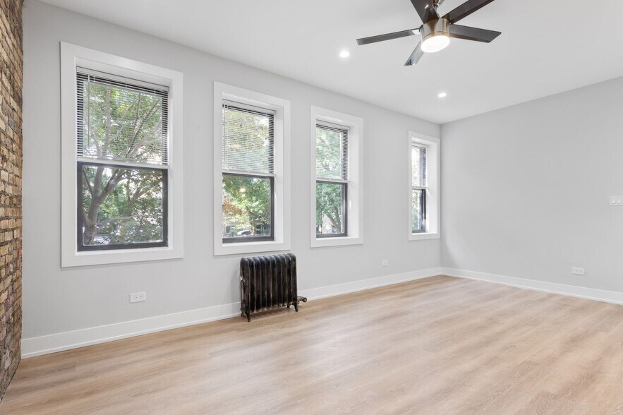 Building Photo - 7503 N Eastlake Ter