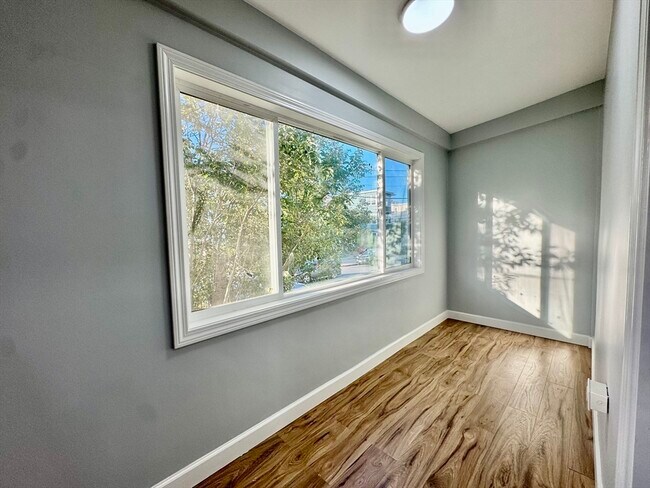 Building Photo - 201 Belmont St