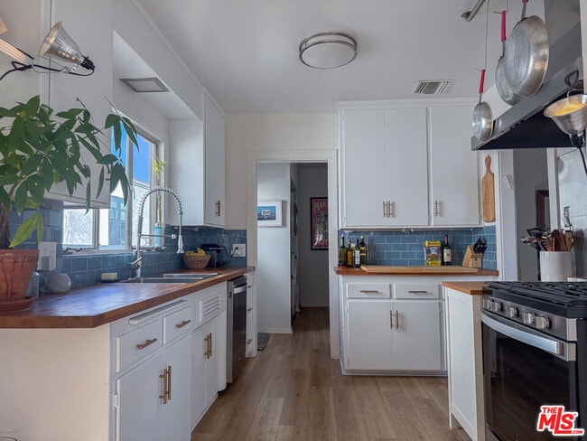 Building Photo - 316 S Wetherly Dr